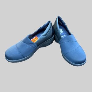 🌺NEW! SoLite Slip On Shoes (wide width)